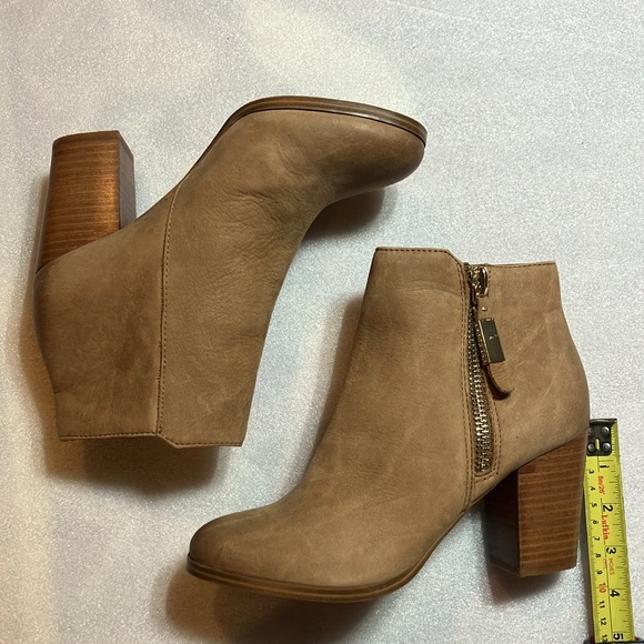 Aldo Mathia booties. New. Size 8. Brown. Nubuk leather upper. - Picture 5 of 6